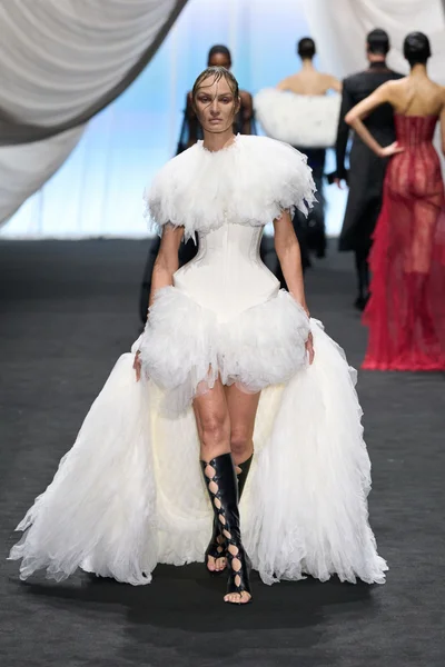 Look 24